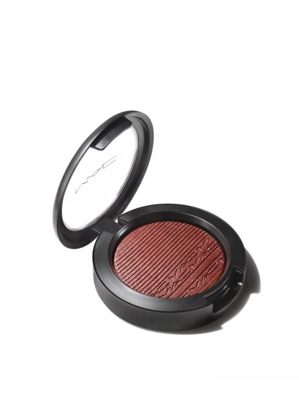 MAC Extra Dimension Skinfinish in Hard To Get